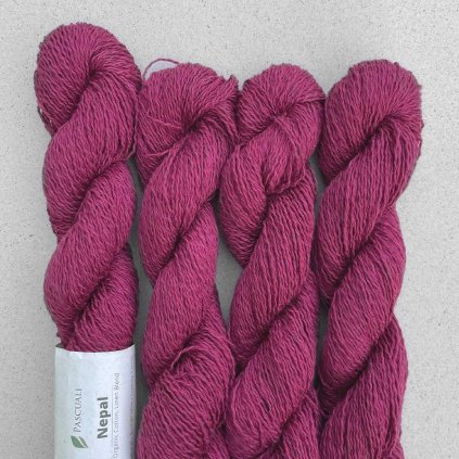 www.chlupatalama.cz pascuali nepal Raspberry Red