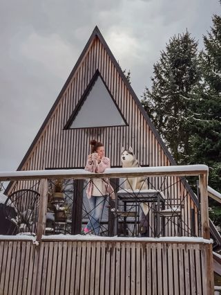 🛖 Některá místa mají kouzelnou atmosféru… 🪄 Už více jak 5 let jezdíme na Šumavu do Navrchu - a já si tam vždycky uvědomím...