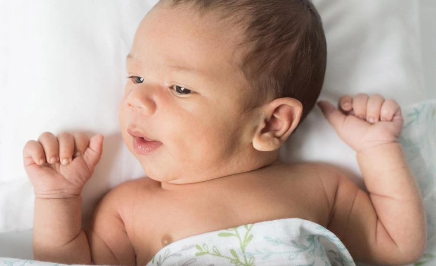 Minimalistická výbavička pre novorodenca: menej vecí, viac pokoja