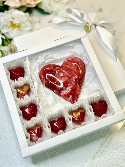 Kolekce Hearts - 7 pralinek a Maxi srdíčko