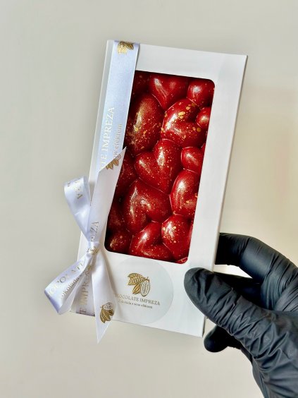 Čokoládová tabulka Srdíčka s jahodami a mandlovou pastou