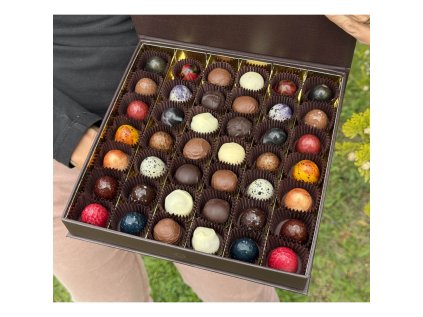 Gift box of 42 pralines