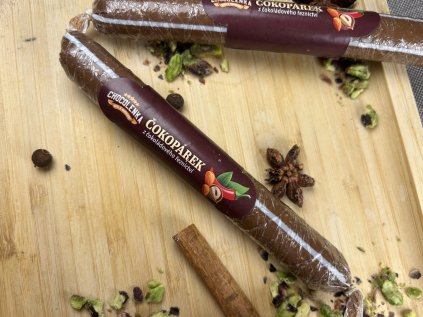 Čokoládový párok – Lieskový orech, Mandle & Chilli (Mliečna čokoláda)
