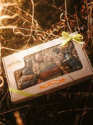 🐣🍫 Velikonoce chutnají nejlépe s Chocolenkou! Dopřejte si nebo potěšte své blízké naší velikonoční čokoládovou sadou plnou...