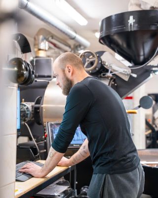 Tenhle týden máme na pražírně asi nejvíc busy, co jsme kdy měli. A to je teprve leden, náš jednoznačně nejklidnější měsíc...