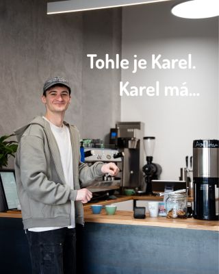 Den matek už zejtra! Vzpomeň si na tu svojí a vytáhni ji na kafe. 💐 ⁠ Nebojte, Karlova maminka zůstala v utajení, ale...