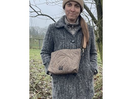 Upcyklovaná crossbody kabelka