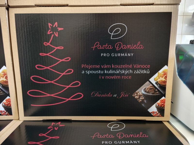 Zakázkově potištěné vánoční dárkové krabice Pasta Daniela