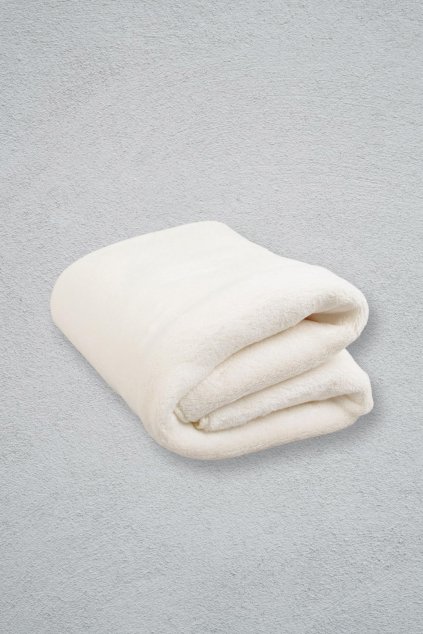 smetanova-chlupata-deka-do-postylky