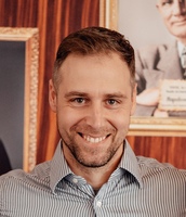                                     David Zohrabyan Myšák
                            