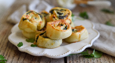 Křupaví šneci s houbami a špenátem