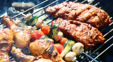 Grilování, barbecue a uzení – jaké jsou rozdíly