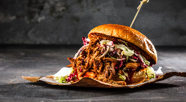 Burger s trhaným vepřovým masem