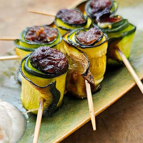 Cuketové rolky plněné slaninádou a sýrem