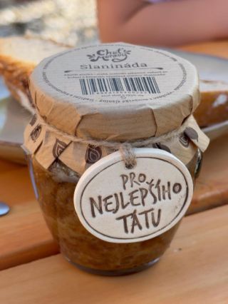Tátové, krásný svátek! A pochutnejte si 🤍 #denotcu #slavime #svatek #chutmoravy #lokalniprodukt