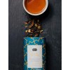 PAPER & TEA | Brave New Earl BIO | Sypaný černý čaj Earl Grey | 90 g vysypaný na desce s šálkem čaje