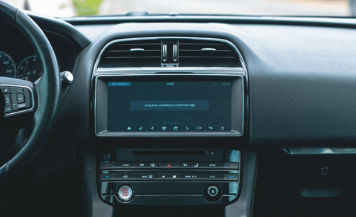 Proč vyměnit staré rádio za DUDU? Objevte výhody Androidu na cestách