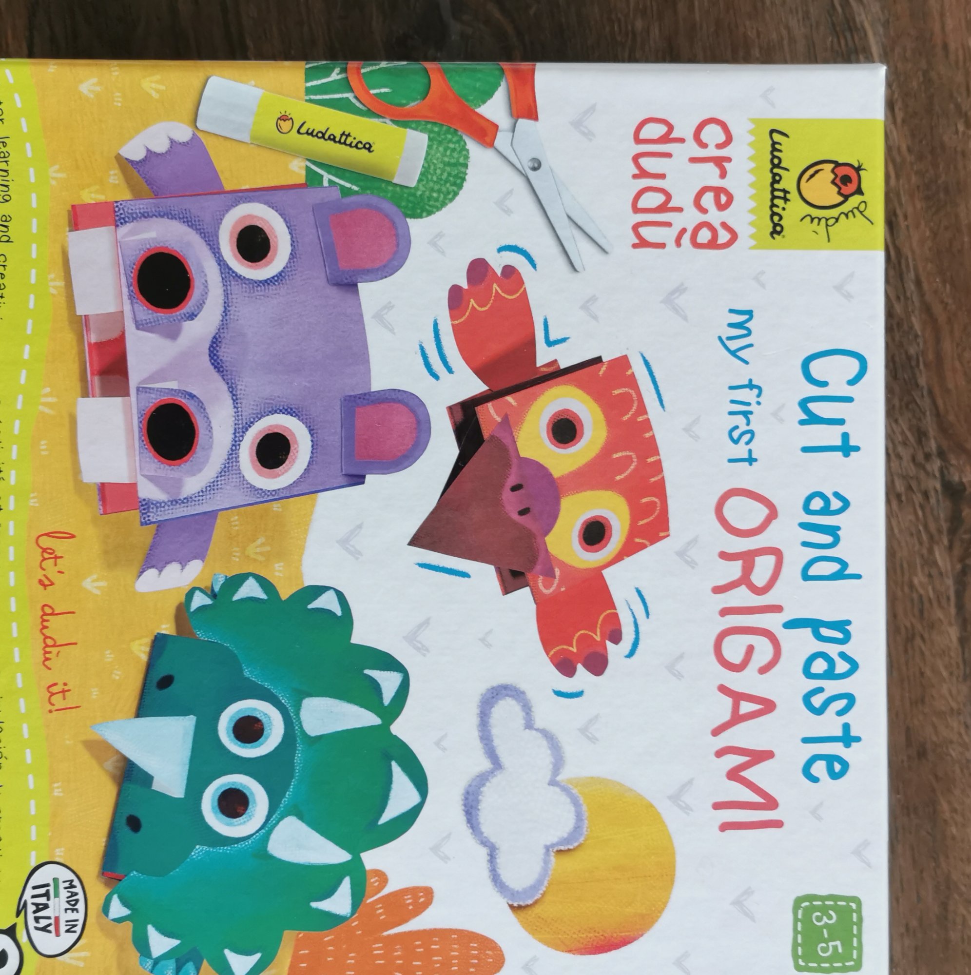 Recenze od Šárky - Moje první stříhání a lepení mého prvního origami, řada CREA DUDU