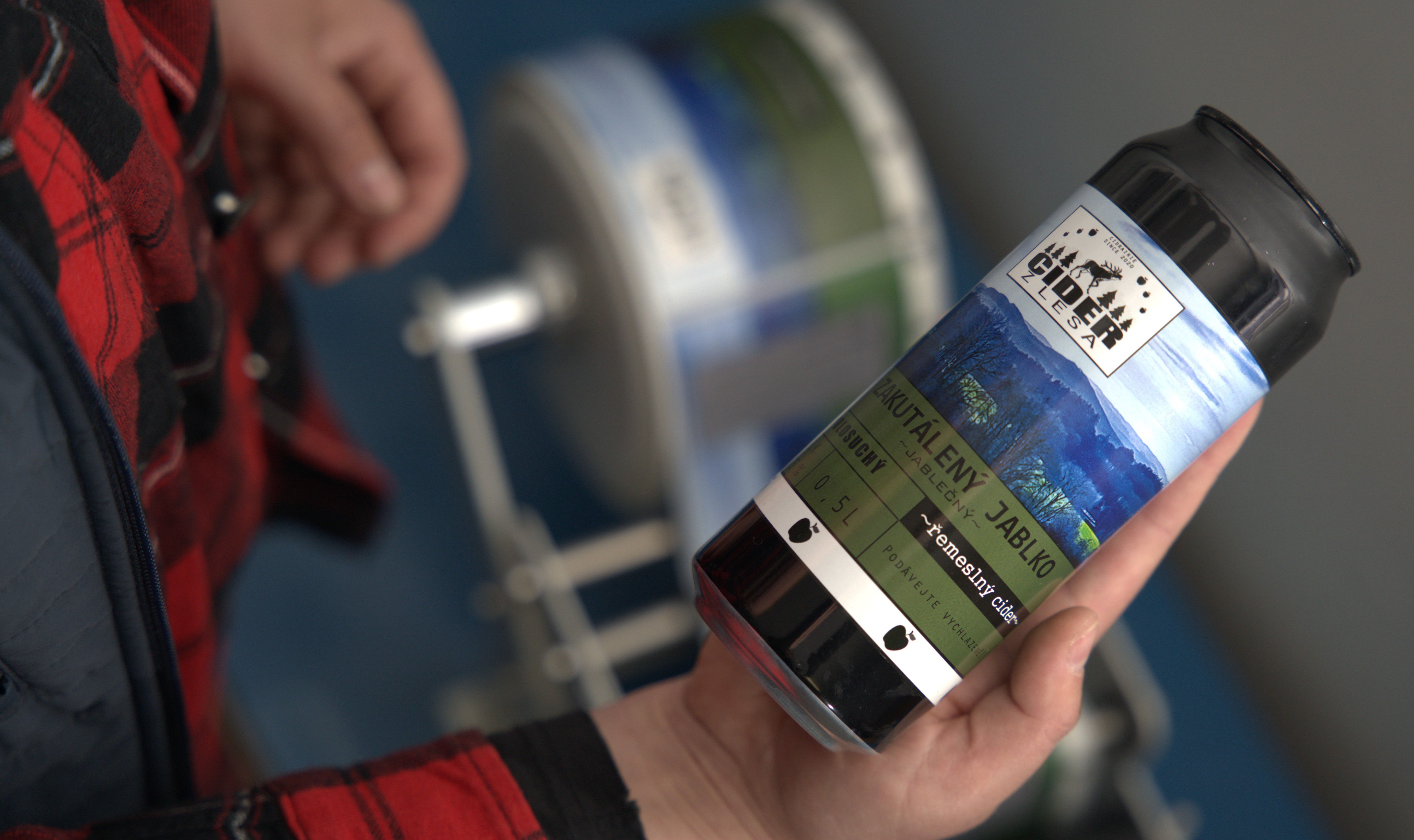 Zakutálený jablko a etiketovačka