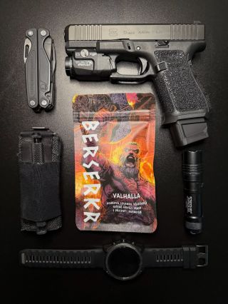 NEW EDC GEAR by @berserkr.jerky 🤟 Sušené maso v originálním designu a chutích již brzy u nás na prodejně 🫡 #guns #gear...