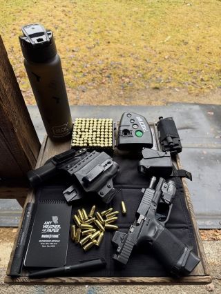SHOOTING RANGE TIME @pistoldashtraining 🤙 Bezpečný zbytek týdne všem 🫡 Novinky na prodejně i na e-shopu - odkaz najdete v...