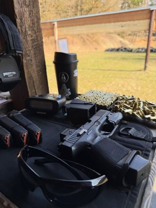 SUNDAY GUN DAY 😎 Dnes @gbrsgroup PISTOL STANDARDS z Open Carry 🫡 Klidnou neděli všem 🤙 #pistol #standards #training #czech...