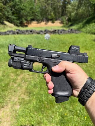 SUNDAY RELAX 😎 AFTERBURNER RAMJET od @radianweapons opravdu stojí za to 🤙 #glock #custom #sunday #rangeday #training C.I.D...