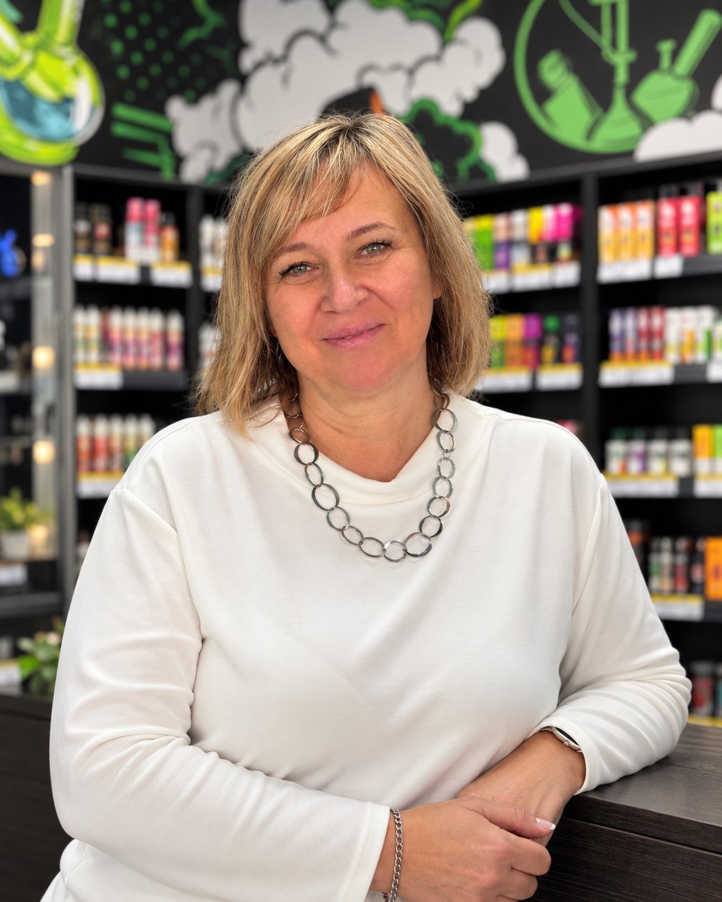 Renata, majitelka CigaretaJinak, portrét na prodejně