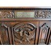 resolute desk plaketa detail