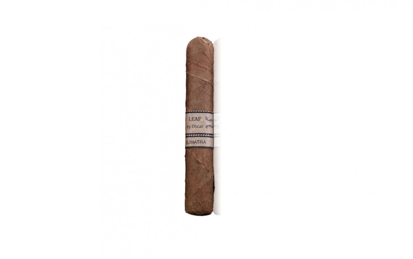 Oscar Valladares S.A., Salida a El Paraíso, frente al edificio de INA. Danlí, El Paraíso, Honduras. +504 2763-5572 Leaf by Oscar Robusto Sumatra 1ks