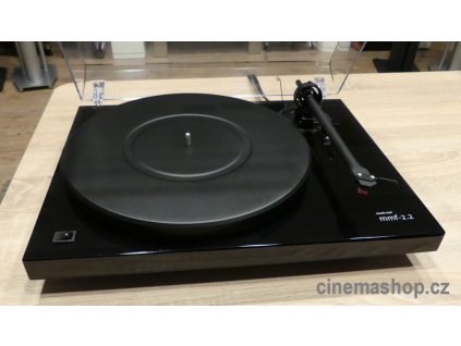 Kvalitní dvourychlostní gramofon s řemínkovým pohonem a velmi dobrou firemní přenoskou MM Tracker Music Hall mmf-2.2