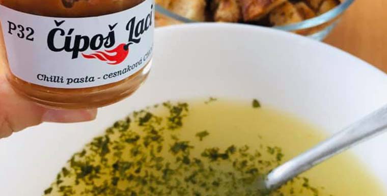 Rýchla cesnačka s chilli pastou