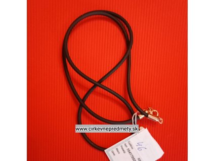 Čierna kaučuková šnúrka so strieborným zapínaním