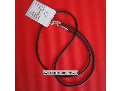 Čierna kaučuková šnúrka so strieborným zapínaním