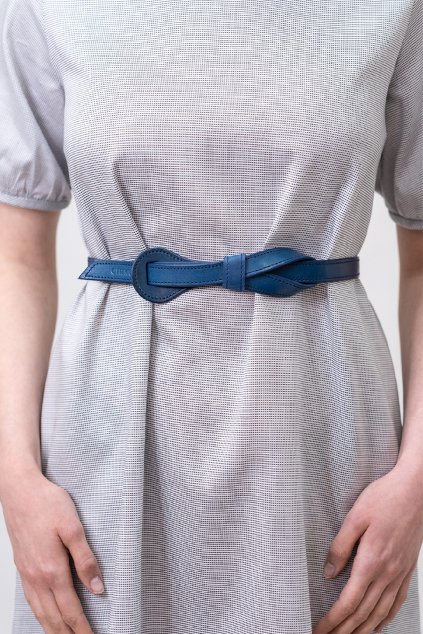 kožený sv. modrý pásek 1