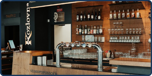 Fotografie restaurace/kavárny používájící filtr AQUA VIVA