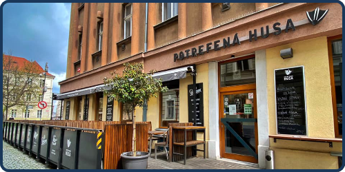 Fotografie restaurace/kavárny používájící filtr AQUA VIVA
