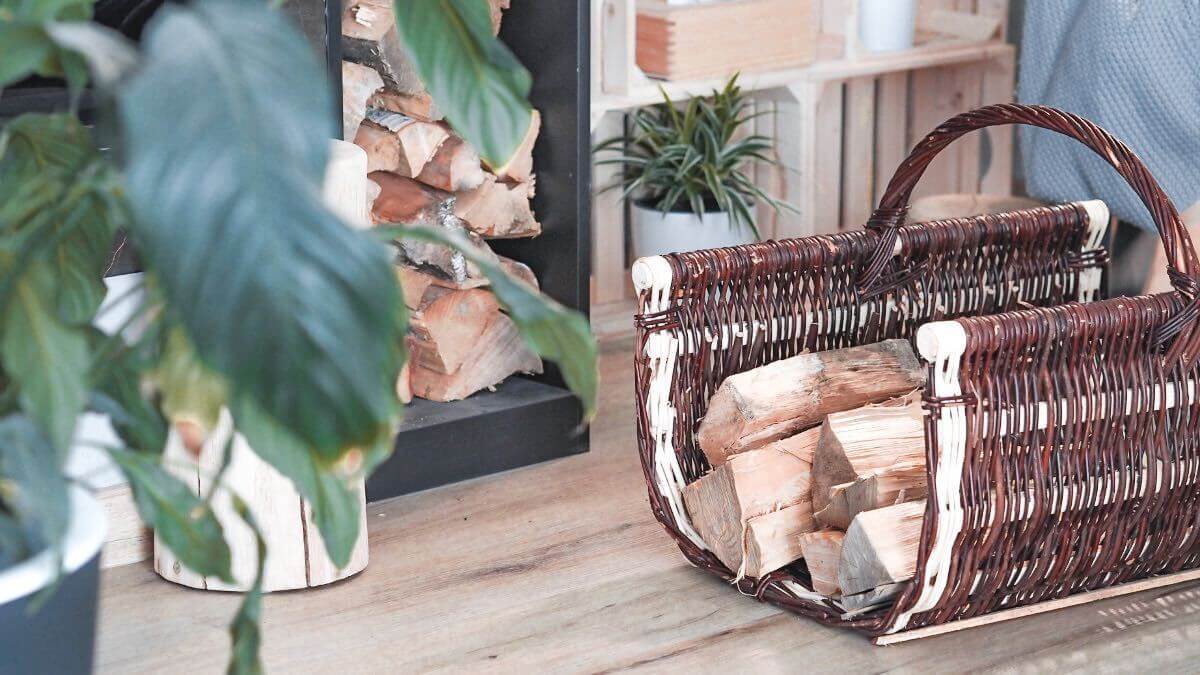 Jak bezpečně uchovávat dřevo