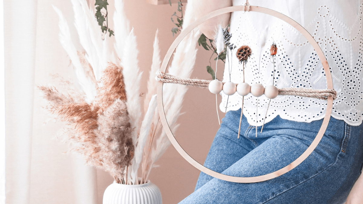 DIY: Jarní věnec s vůní dřeva