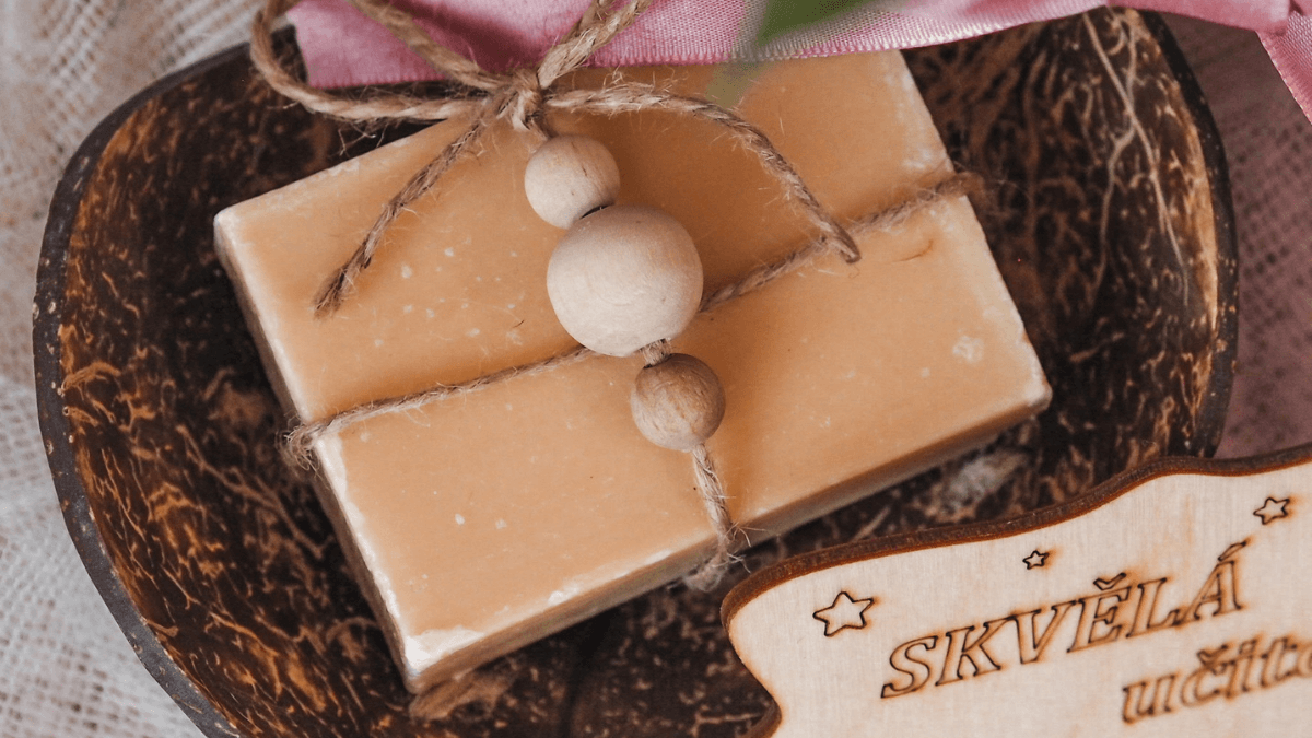 6 zajímavých dárků s vůní dřeva pro učitele