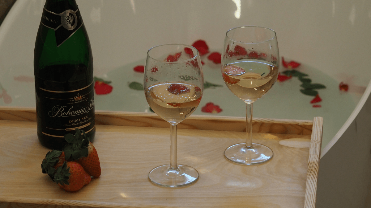 Servírování v romantickém duchu