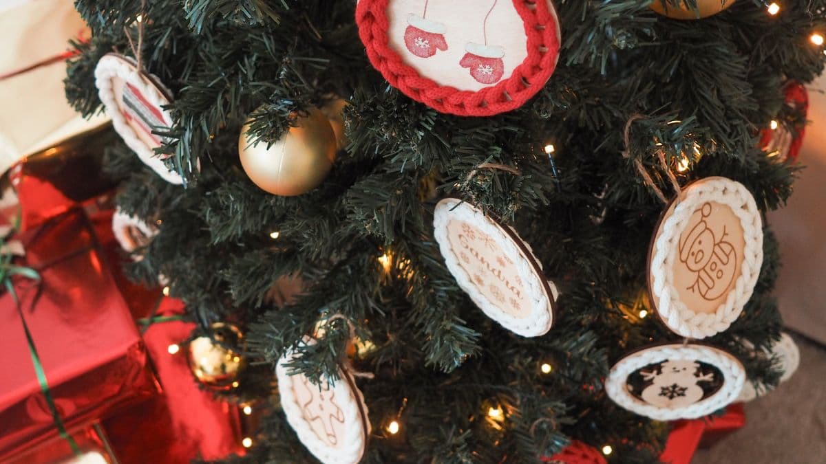 Přírodní vánoční stromek: Tipy pro dokonalou skandinávskou výzdobu