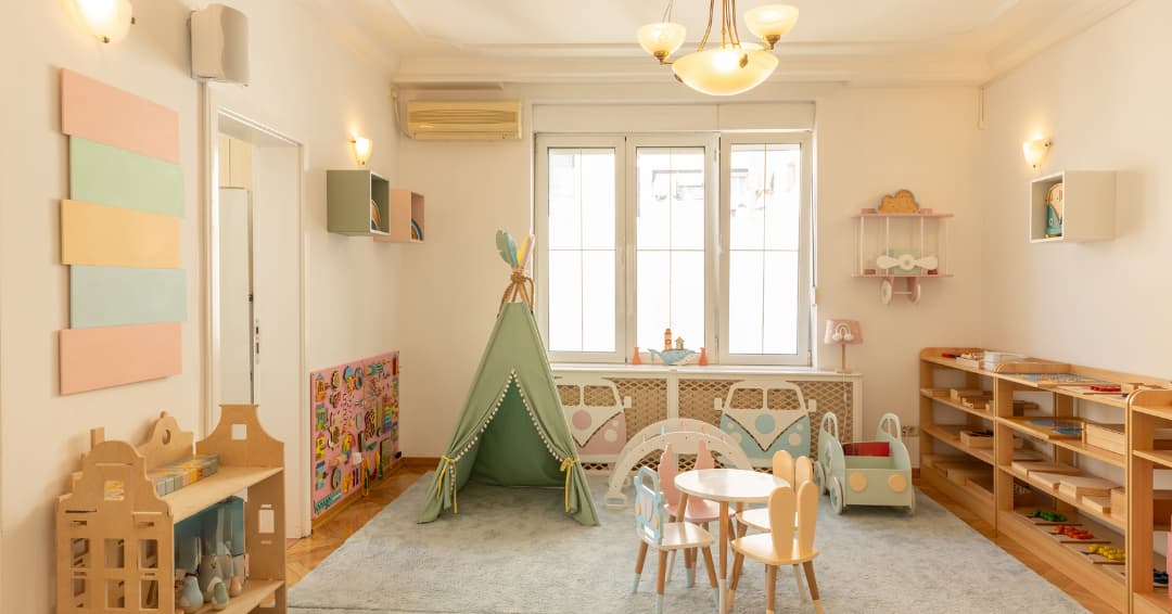 Montessori dětský pokoj z přírodních materiálů: krok za krokem