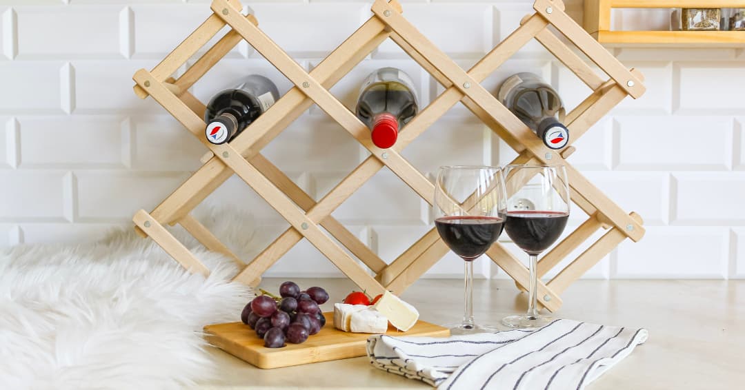 dreveny-stojan-na-vino
