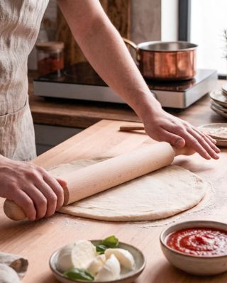 Láska prochází žaludkem. Zamilujte se do pečení s vůní dřeva! 🧁 Ať už je vaším favoritem babiččin štrúdl nebo křupavá...