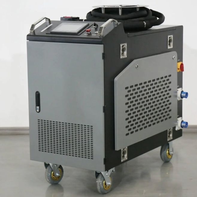 Profesionální čistící kontinuální laser model MRJ-FL-C2000C o výkonu 2000W. Tento kontinuální laser je vhodný na čištění...