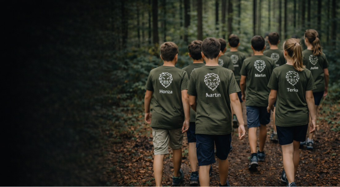 Sportovní tým v klubovém oblečení s potiskem