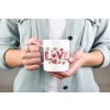 mockup of a woman holding her coffee mug 2949 el1 ve velké velikosti