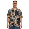 Letní plážová pánská košile z lehké viskózy Urban Classics (Barva černá - bílá, Velikost 3XL)