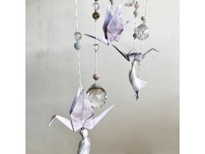 Láska a plynutí - velký lapač slunce - Feng shui závěs s origami jeřáby